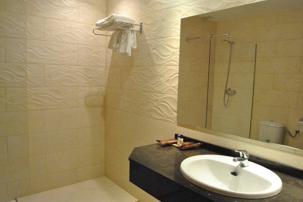 Motel Cancun Oviedo Llanera  Екстер'єр фото