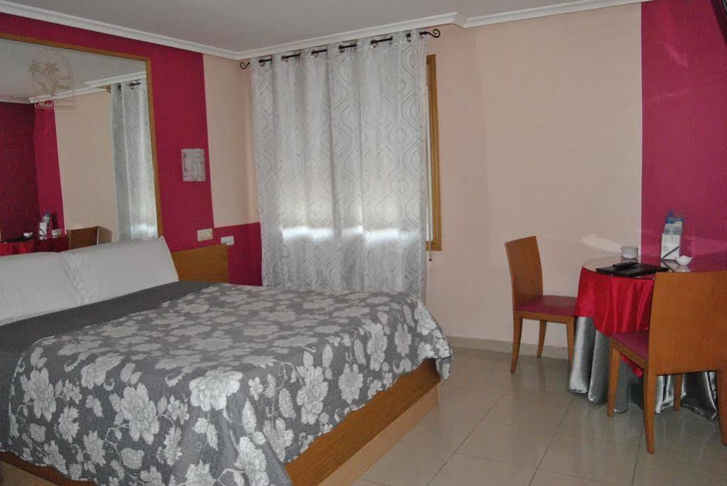 Motel Cancun Oviedo Llanera  Екстер'єр фото